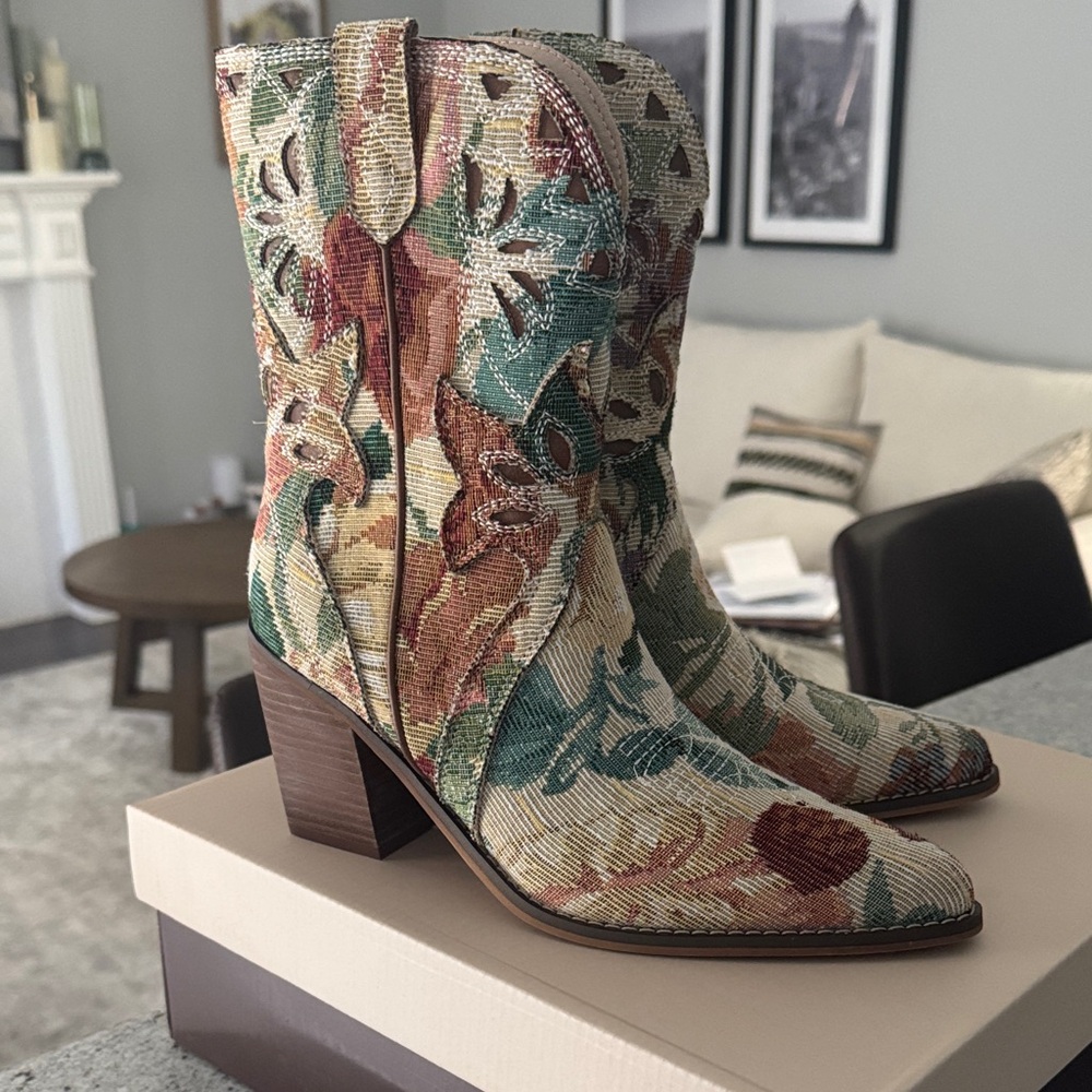 Oasis Society Sorrel Multicolor Floral Heeled Boots